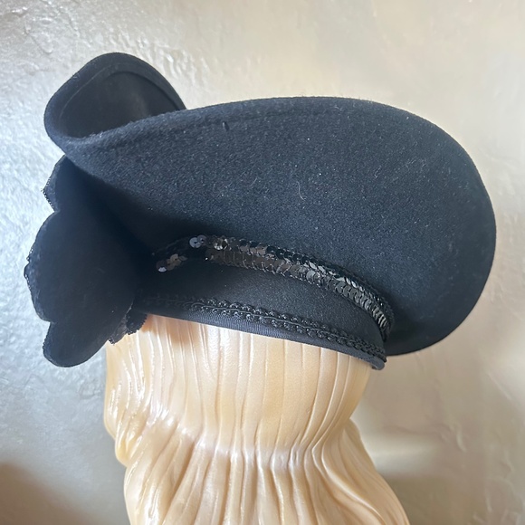 FESTIVE VINTAGE BLACK FELT WIDE BRIM HAT WITH SEQUIN APPLIQUÉS